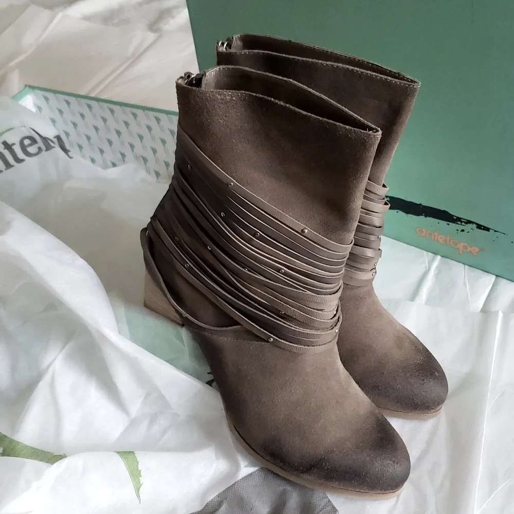 Antelope New BOOTS Suede Leather Stud Fringe Back Zip Ankle NWT Womens 9.5-10 - Picture 17 of 17